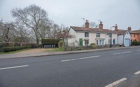 2 Riverside Cottages, Yoxford